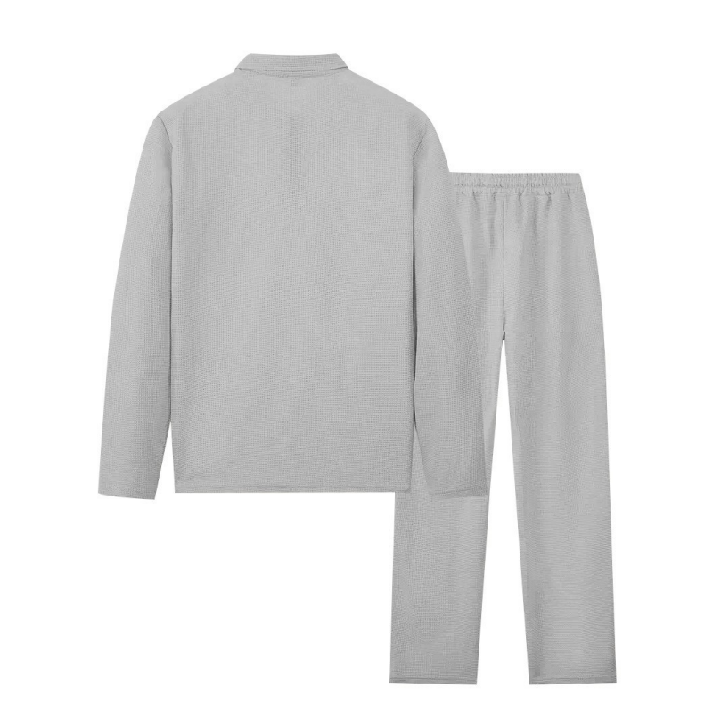 Nu 50 % vårrabatt💥Waffle Tie-Neck Sweater & Straight Leg Pants – Everyday Comfort Set for Men👕👖A set that is comfortable, but not sloppy
